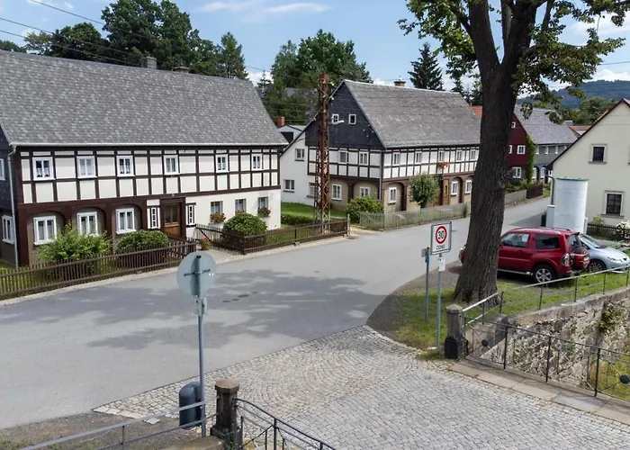 Umgebindehaus An Der Mandau * غروسشوناو