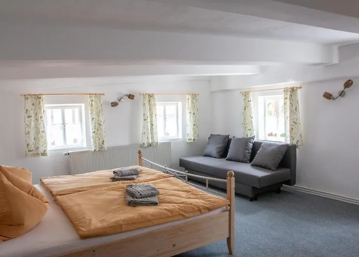 Umgebindehaus An Der Mandau * غروسشوناو