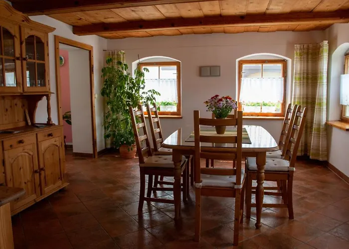 Umgebindehaus An Der Mandau غروسشوناو